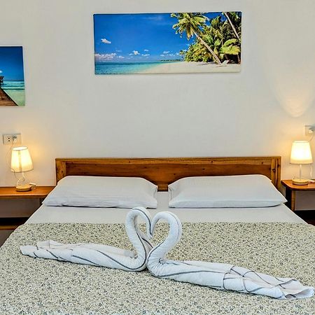 Astillo'S Guest Houses Moalboal Ngoại thất bức ảnh