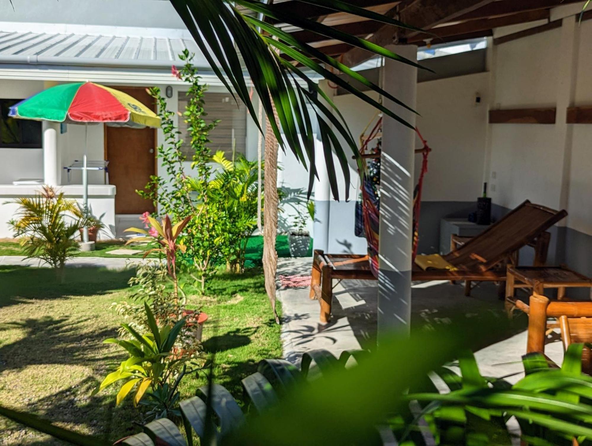 Astillo'S Guest Houses Moalboal Ngoại thất bức ảnh