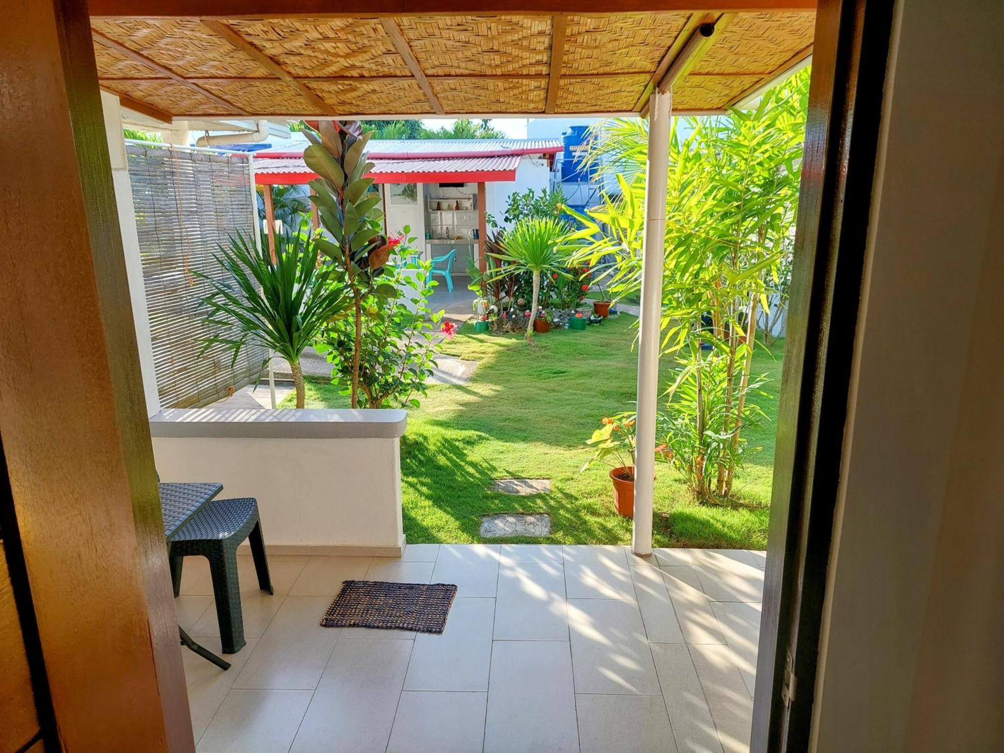 Astillo'S Guest Houses Moalboal Phòng bức ảnh