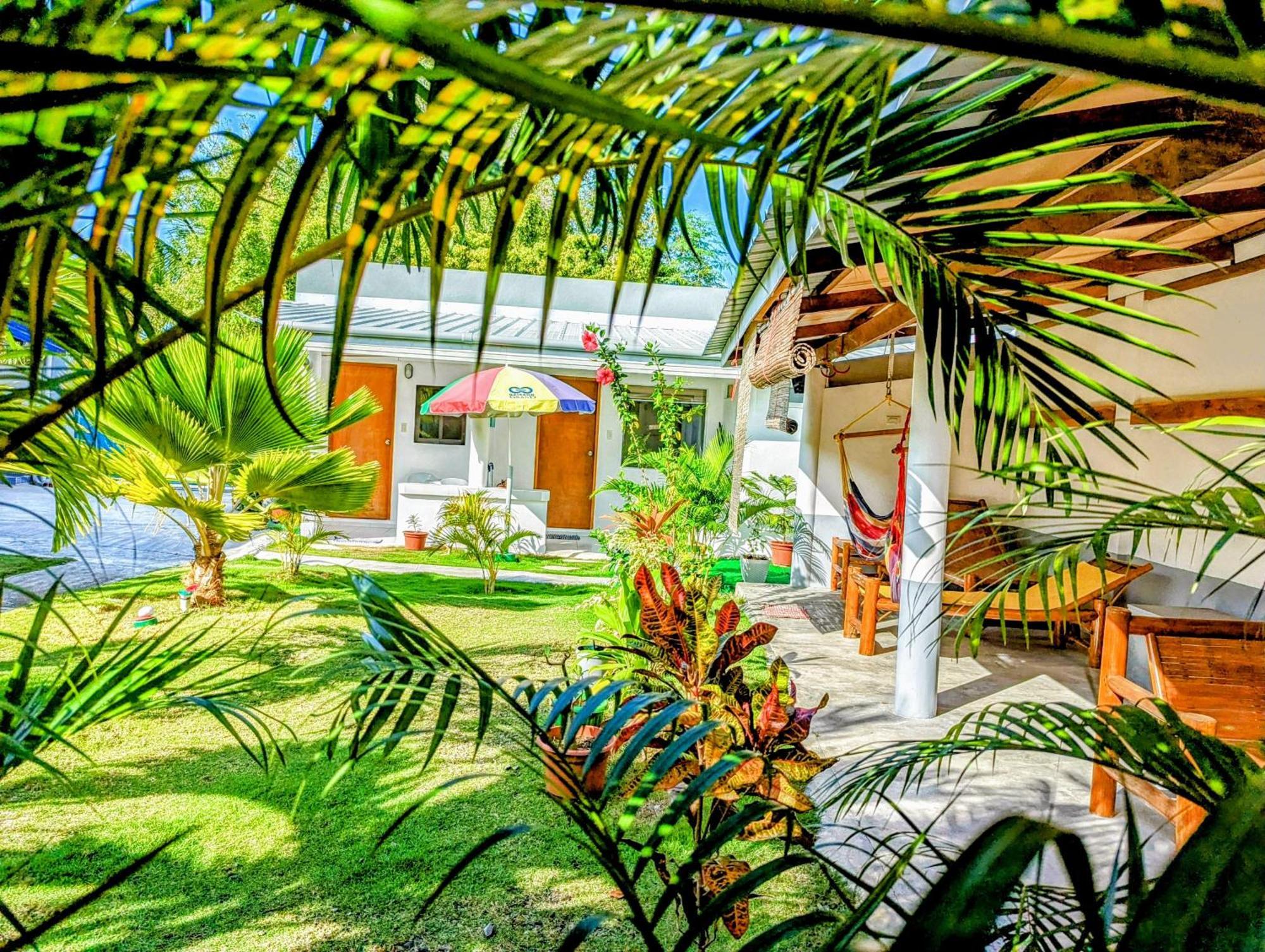 Astillo'S Guest Houses Moalboal Ngoại thất bức ảnh
