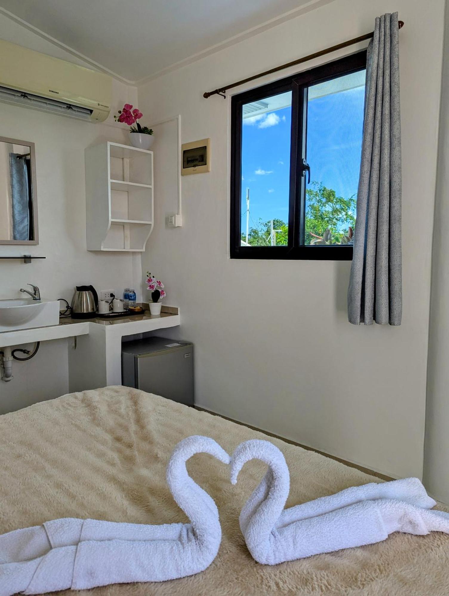 Astillo'S Guest Houses Moalboal Phòng bức ảnh